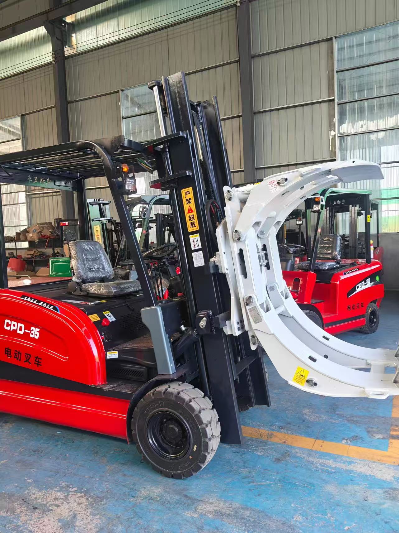 CPD-35 electric forklift detail view 3